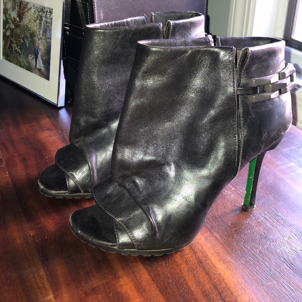 Lisa For Donald Pliner open toe booties